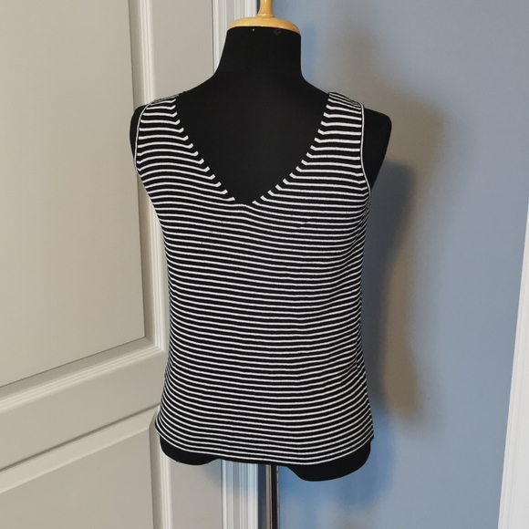 2/$30 Tahari top - Picture 3 of 5